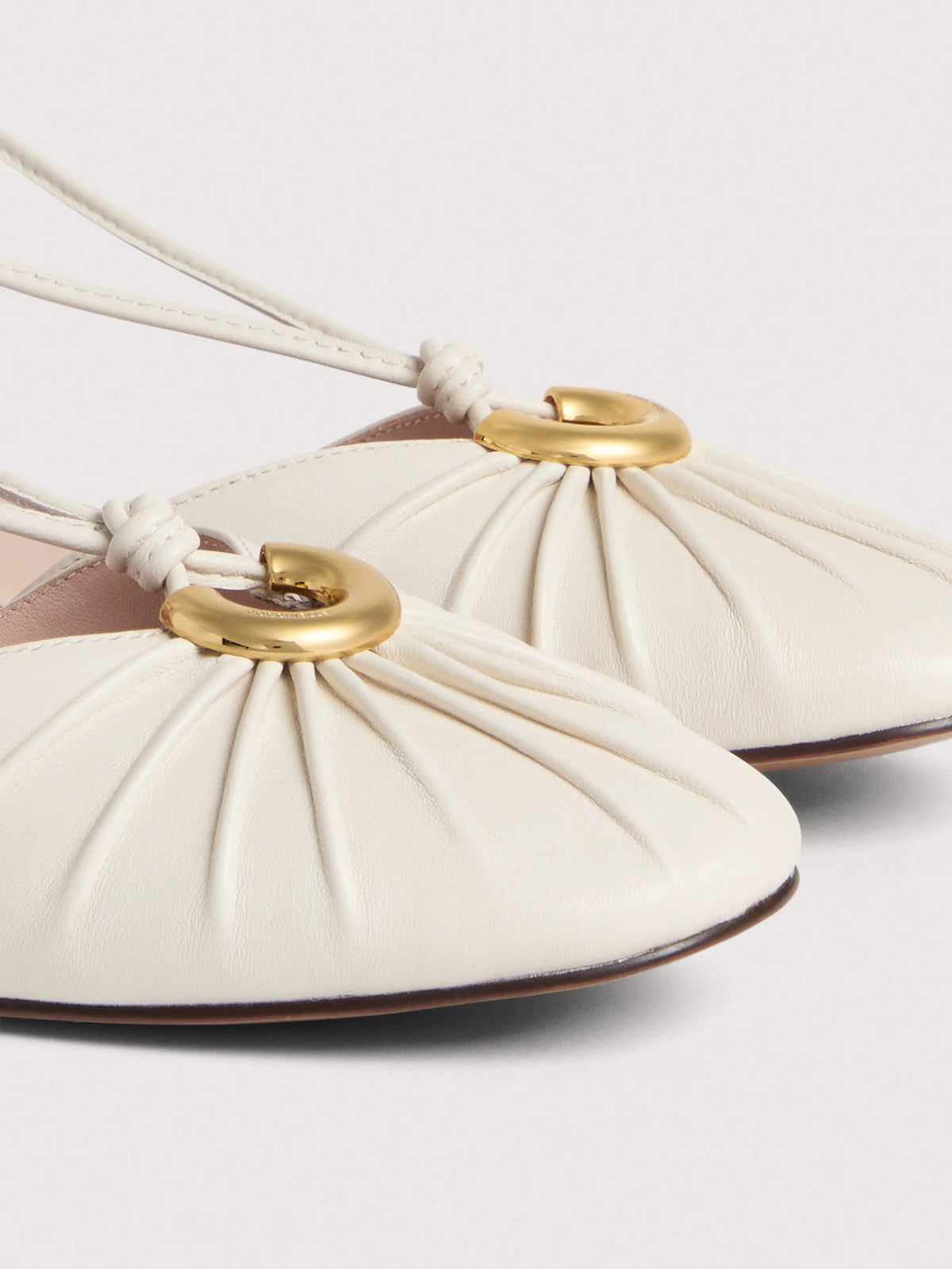 Coccinelle Finn white
